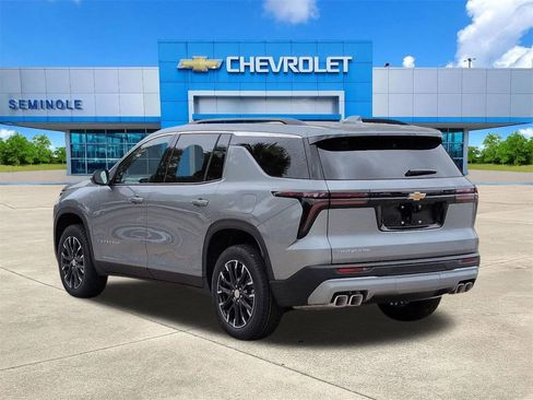 New 2026 Chevrolet Traverse LT w/ Sun and Wheel Package FWD image 3