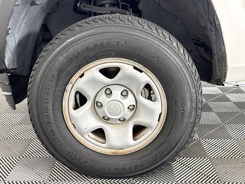 Used 2020 Toyota Tacoma SR image 33