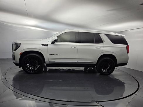 Used 2023 GMC Yukon Denali w/ Advanced Technology Package image 7