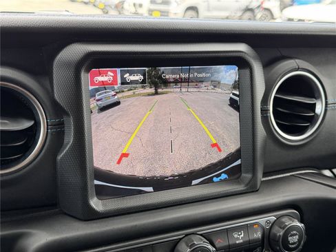 Used 2022 Jeep Wrangler Unlimited Rubicon 4xe w/ Cold Weather Group AWD/4WD image 22