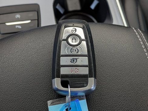 Certified 2021 Ford Edge Titanium image 32