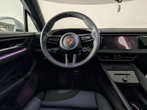 New 2026 Porsche Macan 4 Electric image 21