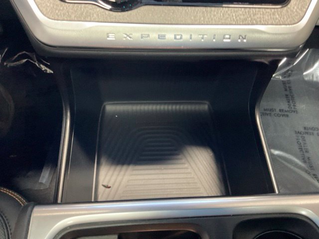 Used 2025 Ford Expedition Tremor AWD/4WD image 43