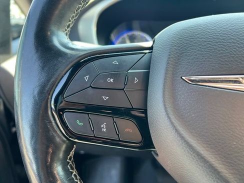 Used 2019 Chrysler Pacifica Touring Plus w/ S Appearance Package FWD image 14