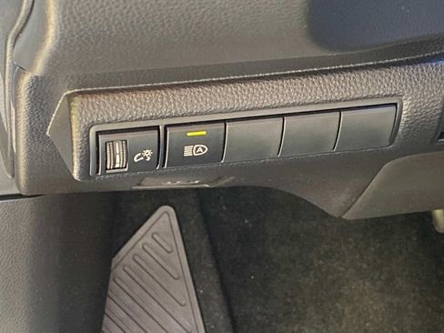 Used 2022 Toyota Corolla SE FWD image 15