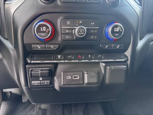 Used 2022 Chevrolet Silverado 2500 LT w/ Fleet Comfort Package AWD/4WD image 11