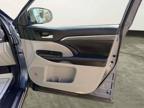 Used 2019 Toyota Highlander Limited AWD/4WD image 37