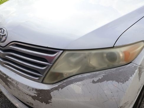Used 2011 Toyota Venza w/ Premium Pkg #2 FWD image 3