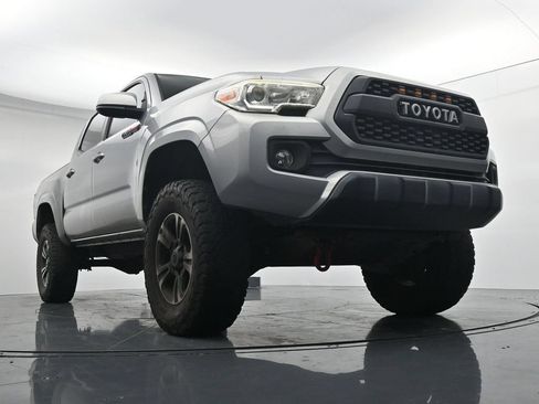 Used 2019 Toyota Tacoma SR w/ SR Convenience Package RWD image 18