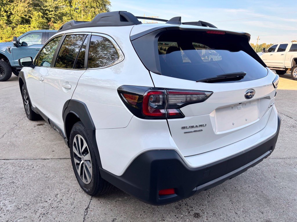 Used 2024 Subaru Outback Premium AWD/4WD image 5