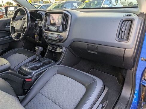 Used 2018 Chevrolet Colorado Z71 image 28