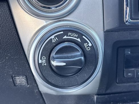 Used 2018 Nissan Titan PRO-4X w/ Pro-4x Convenience Package image 26