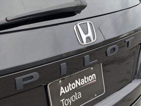 Used 2023 Honda Pilot Elite image 8