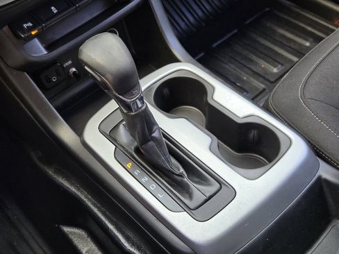 Used 2022 Chevrolet Colorado LT w/ Fleet Safety Package RWD image 21