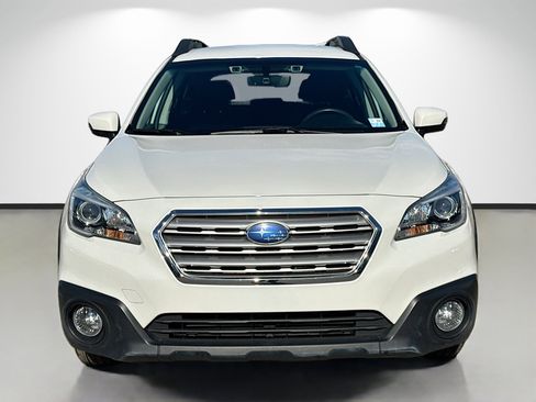 Used 2017 Subaru Outback 2.5i Premium image 8
