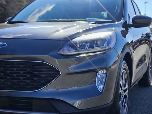 Used 2020 Ford Escape SEL image 9