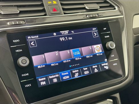 Certified 2022 Volkswagen Tiguan SE image 13