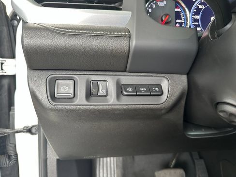 Used 2023 GMC Acadia SLT w/ Technology Package FWD image 20