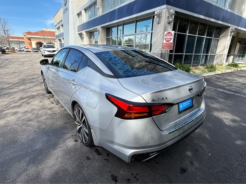 Used 2019 Nissan Altima 2.5 SR w/ SR Premium Package image 5