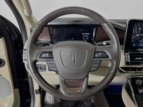 Used 2021 Lincoln Navigator Reserve w/ Luxury Package AWD/4WD image 12