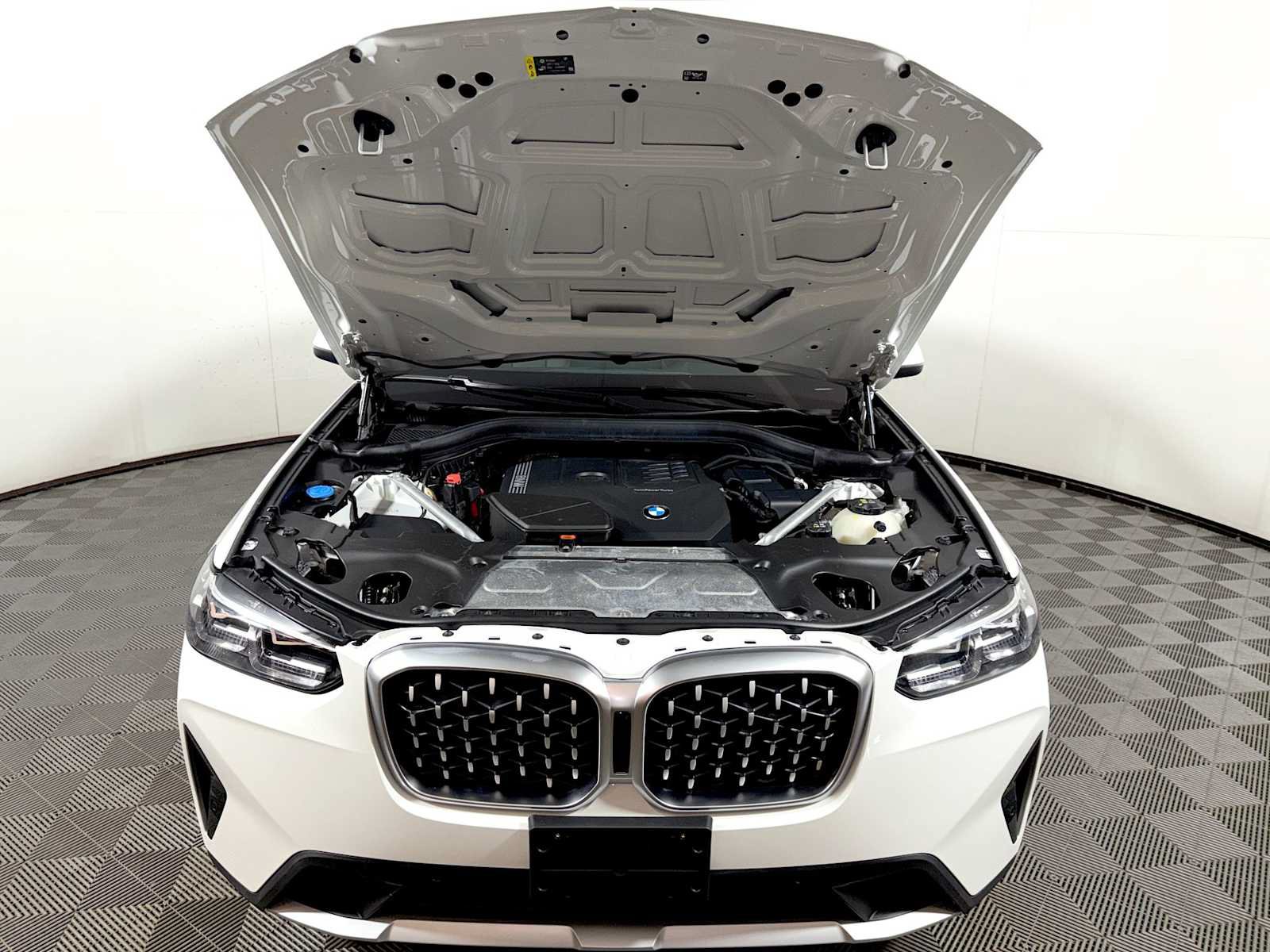 Used 2024 BMW X4 xDrive30i AWD/4WD image 31