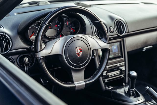 Used 2010 Porsche Boxster RWD image 7