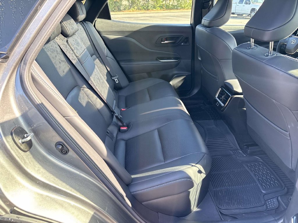 Used 2024 Toyota Crown AWD/4WD image 18