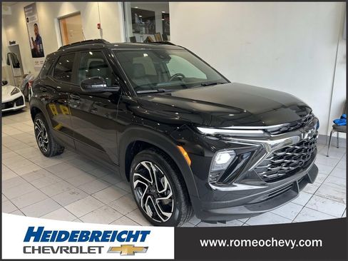 Used 2024 Chevrolet TrailBlazer RS w/ Driver Confidence Package AWD/4WD image 1