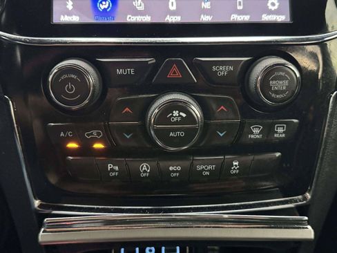 Used 2020 Jeep Grand Cherokee Altitude AWD/4WD image 31