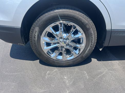 Used 2018 Chevrolet Equinox LS AWD/4WD image 12