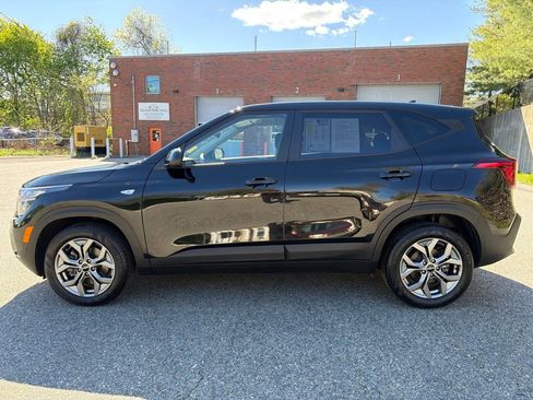 Certified 2024 Kia Seltos LX AWD/4WD image 2