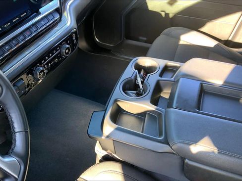 Used 2025 Chevrolet Silverado 1500 LT image 16