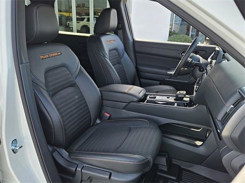 Used 2025 Nissan Pathfinder Rock Creek image 18