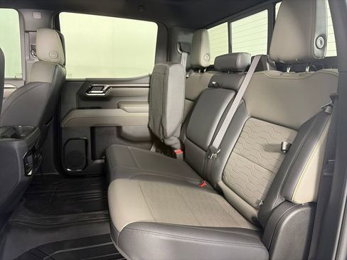 Used 2023 Chevrolet Silverado 1500 ZR2 w/ Technology Package AWD/4WD image 13