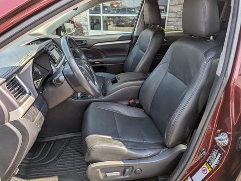 Used 2014 Toyota Highlander Plus AWD/4WD image 11