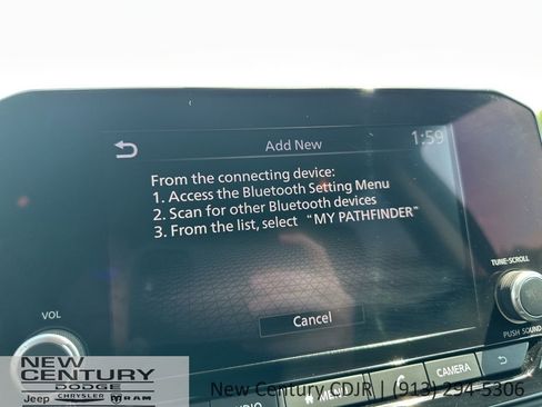 Used 2023 Nissan Pathfinder S image 26