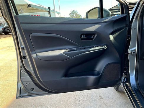 Used 2025 Nissan Versa S w/ Trunk Package image 23