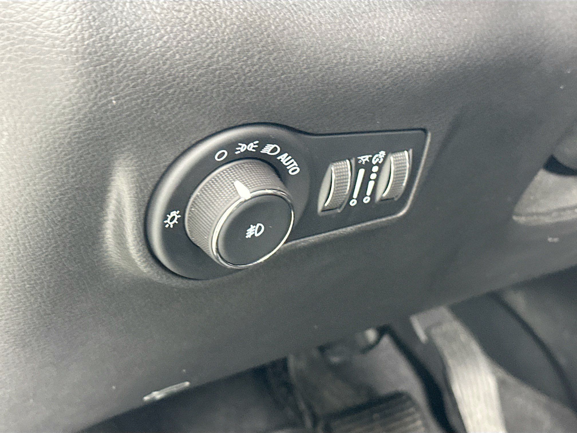 Used 2023 Jeep Compass Limited AWD/4WD image 10