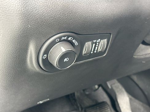 Used 2023 Jeep Compass Limited AWD/4WD image 10