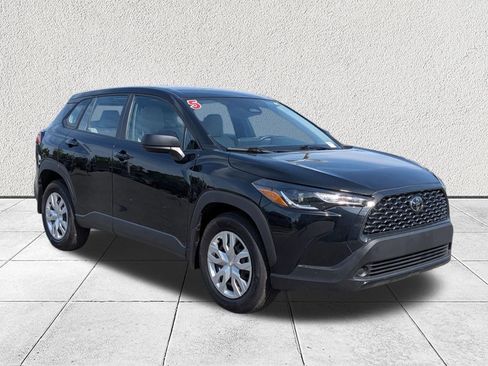 Used 2025 Toyota Corolla Cross L AWD/4WD image 1