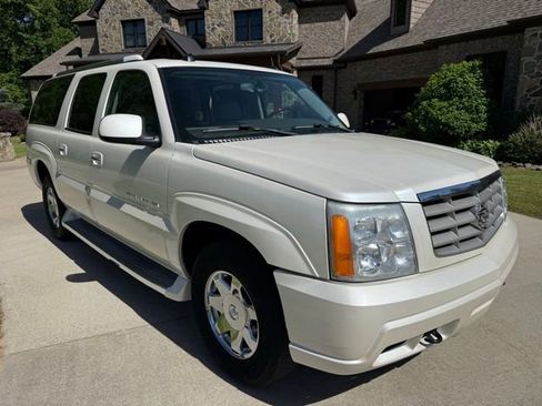 Used 2005 Cadillac Escalade ESV AWD image 6