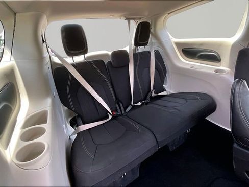 Used 2023 Chrysler Voyager LX FWD image 18