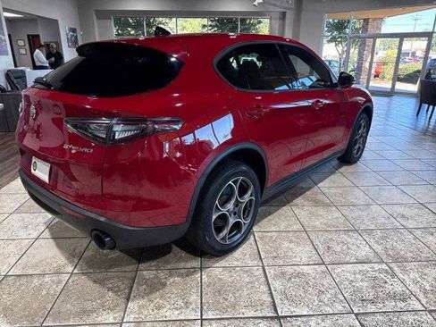 Used 2024 Alfa Romeo Stelvio Sprint image 4