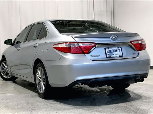 Used 2016 Toyota Camry LE image 10