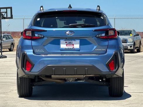 Used 2024 Subaru Crosstrek 2.0i Premium w/ Popular Package #3 AWD/4WD image 4