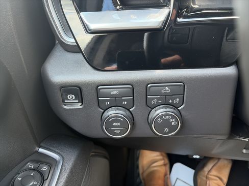 Used 2026 Chevrolet Silverado 1500 LT AWD/4WD image 25