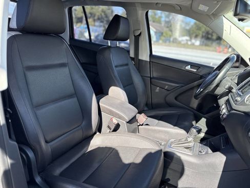 Used 2016 Volkswagen Tiguan S image 25