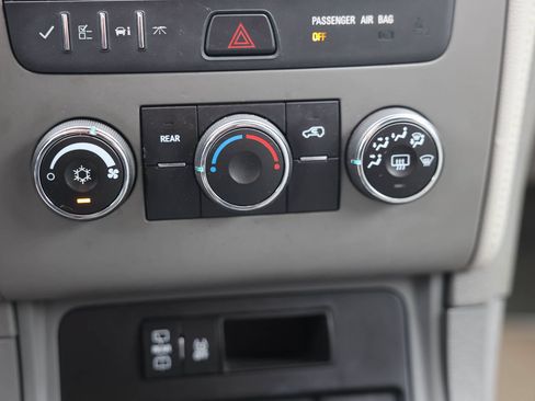 Used 2016 Chevrolet Traverse LS FWD image 24
