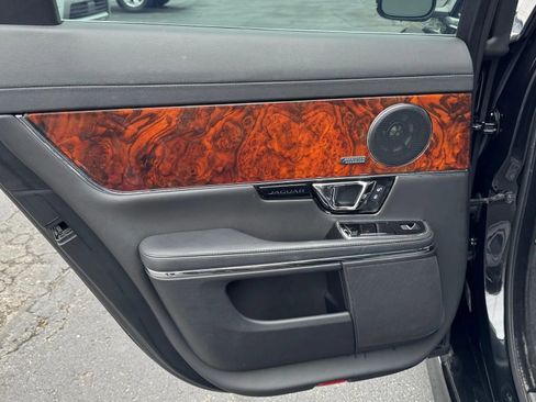 Used 2016 Jaguar XJ R-Sport image 10