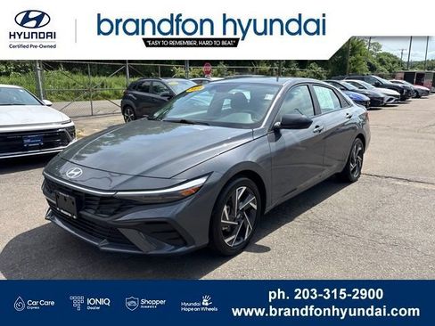 Used 2025 Hyundai Elantra Sport FWD image 3